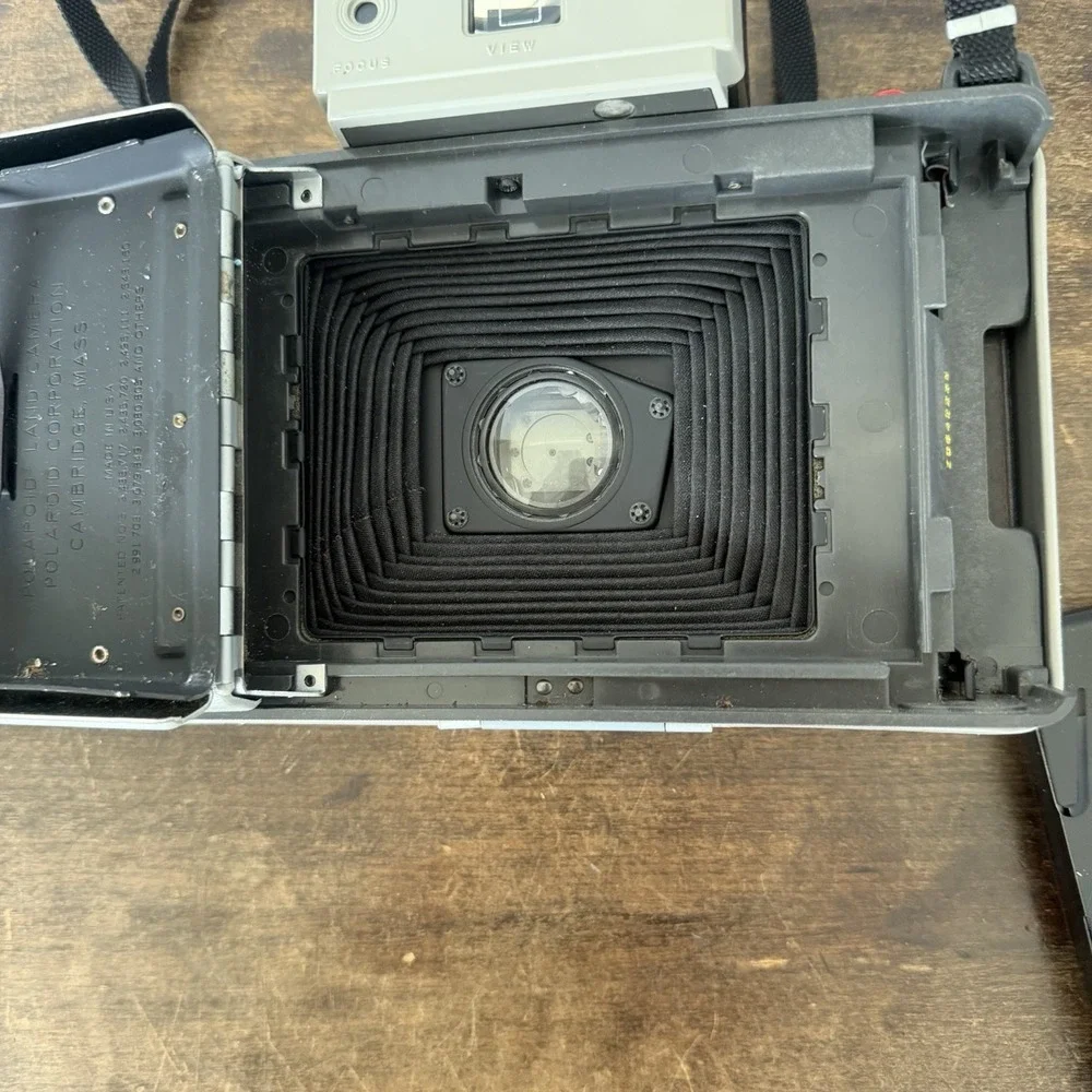 Vintage Polaroid Automatic 220 Land‎ Camera with Case Manual Cold Clip Untested